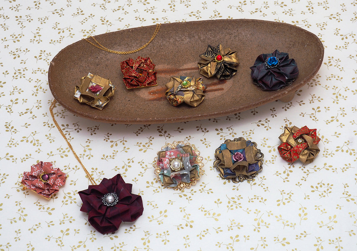 ハンドメイド 折り紙 ブローチ 4点セット ハンドメイド 折り紙 ブローチ 4点セット